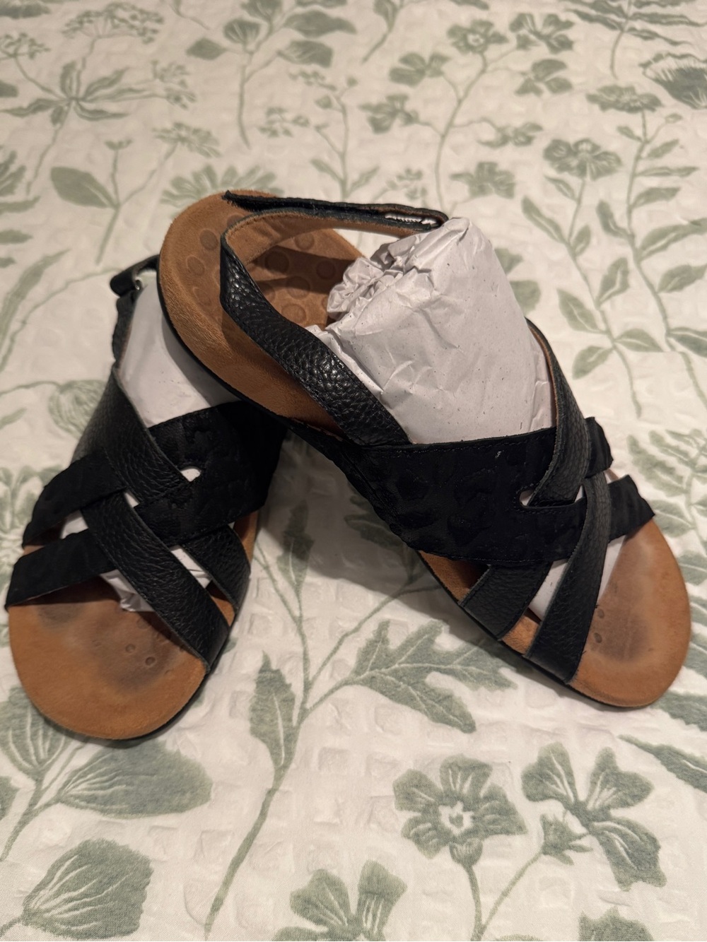 Vionic Black Leather Strappy Comfort Sandals